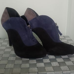 Beautiful suede tricolor shoe boot size 9